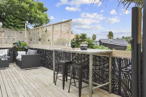 Photo of property in 28 Hawaiian Parade, Arkles Bay, Whangaparaoa, 0932