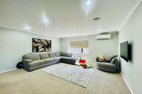 Photo of property in 52 Donegal Park Drive, Flat Bush, Auckland, 2019