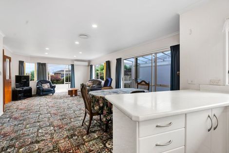 Photo of property in 1/9 Waiwera Place, Merrilands, New Plymouth, 4312