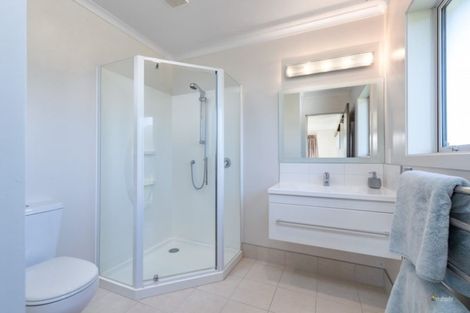 Photo of property in 14 Jade Crescent, Timberlea, Upper Hutt, 5018