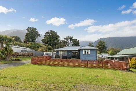 Photo of property in 9 Main Road, Fox Glacier, 7886