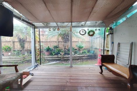 Photo of property in 3 Queen Natalie Place, Massey, Auckland, 0614