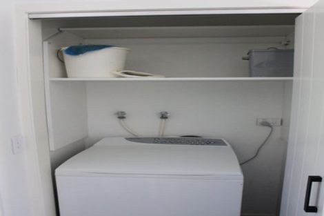 Photo of property in 14 Hamblyn Street, Strandon, New Plymouth, 4312