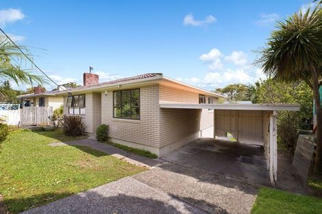 Photo of property in 7 Springside Place, New Lynn, Auckland, 0600