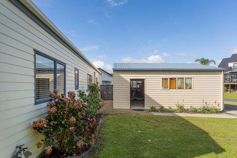 Photo of property in 128 Kowhai Avenue, Matarangi, Whitianga, 3592