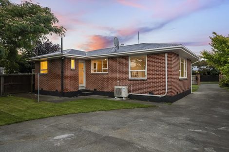 Photo of property in 27 Liverton Crescent, Bishopdale, Christchurch, 8053