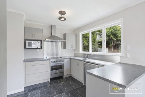 Photo of property in 50 Rimutaka Place, Titirangi, Auckland, 0604