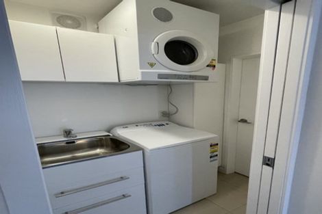 Photo of property in 22 Dorking Road, Brooklyn, Wellington, 6021