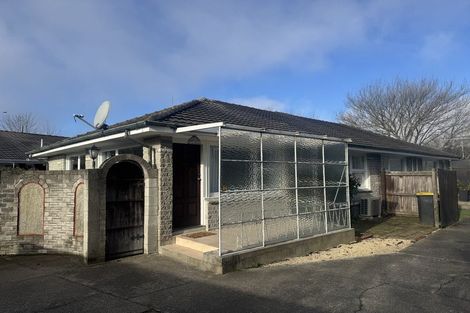 Photo of property in 2/4 Wadeley Road, Ilam, Christchurch, 8041