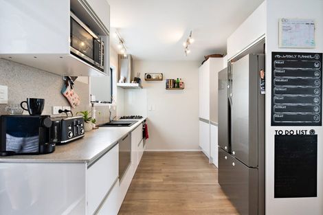 Photo of property in 3a Vela Place, Clarks Beach, 2122