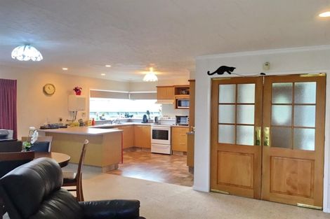 Photo of property in 29 Mills Street, Eltham, 4322