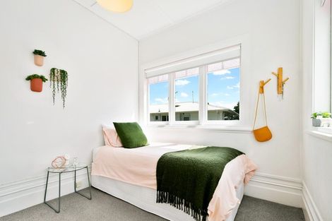 Photo of property in 20a Matipo Road, Te Atatu Peninsula, Auckland, 0610