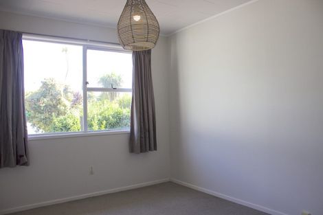 Photo of property in 1/114 Sycamore Drive, Sunnynook, Auckland, 0620