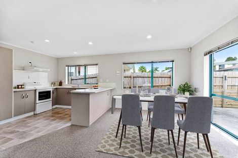 Photo of property in 1/52 Donald Street, Stanmore Bay, Whangaparaoa, 0932