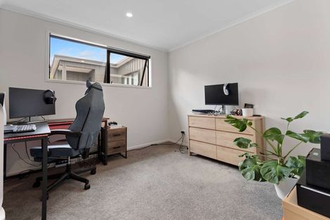 Photo of property in 10 Wrybill Way, Welcome Bay, Tauranga, 3112