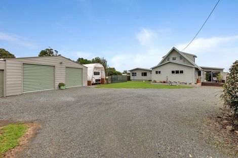 Photo of property in 16 Kelly Street, Baylys Beach, Dargaville, 0377