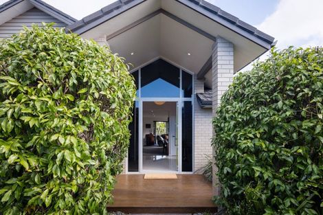 Photo of property in 142 Saint James Drive, Huntington, Hamilton, 3210