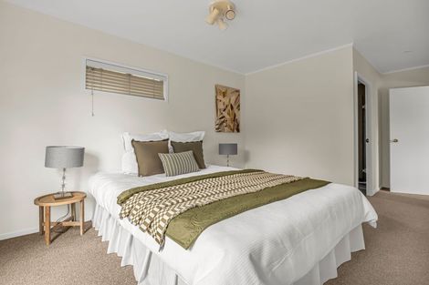 Photo of property in 2/267 Glenfield Road, Hillcrest, Auckland, 0627