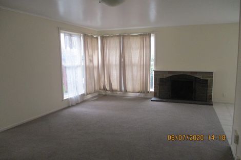 Photo of property in 8 Pandora Place, Pakuranga, Auckland, 2010