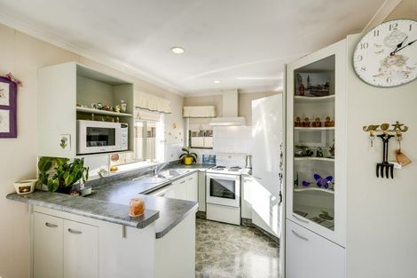 Photo of property in 17 Pukekura Place, Taradale, Napier, 4112