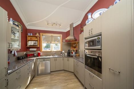 Photo of property in 81 Collins Street, Hawera, 4610