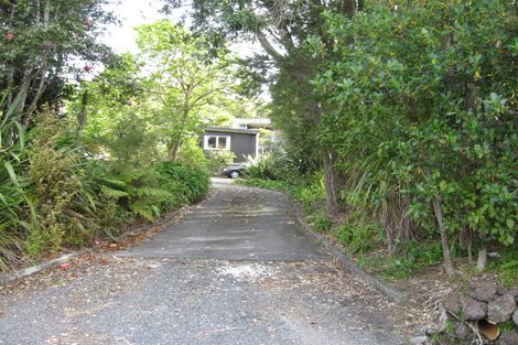 Photo of property in 14 Raroa Terrace, Waiatarua, Auckland, 0604