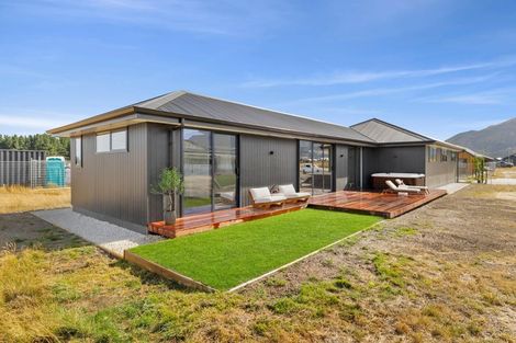 Photo of property in 37 Gillespie Street, Lake Hawea, 9382