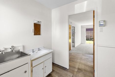 Photo of property in 2/124 Ngamotu Road, Spotswood, New Plymouth, 4310