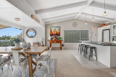 Photo of property in 1/34 Totara Road, Stanmore Bay, Whangaparaoa, 0932