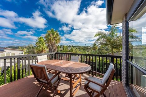 Photo of property in 38 Rivervale Grove, Stanmore Bay, Whangaparaoa, 0932