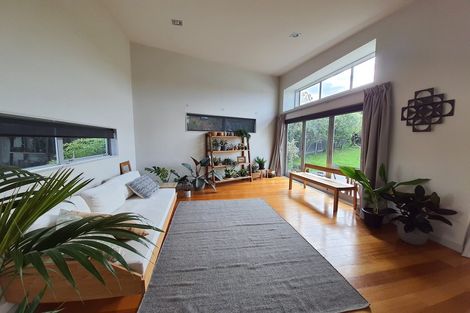 Photo of property in 12 Harrowglen Drive, Northcross, Auckland, 0632