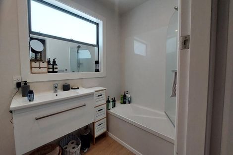 Photo of property in 1/55 Mcfaddens Road, St Albans, Christchurch, 8052