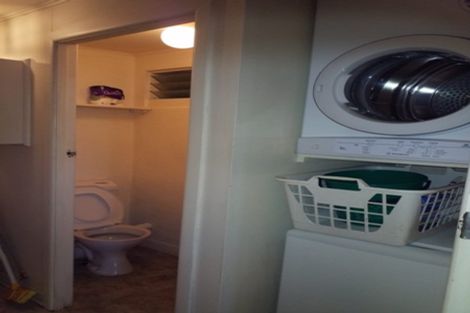 Photo of property in Churchill Flats, 213 The Terrace, Wellington Central, Wellington, 6011