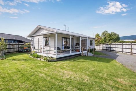 Photo of property in 8 Dennis Taylor Court, Paraparaumu, 5032