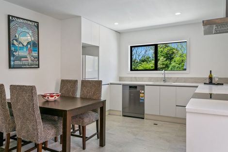 Photo of property in 7 Winnie Close, Acacia Bay, Taupo, 3330
