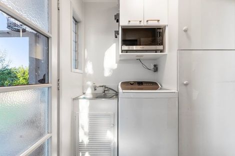 Photo of property in 24 Mandarin Place, Half Moon Bay, Auckland, 2012