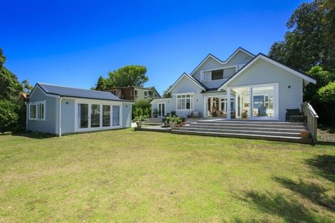 Photo of property in 21 Norwood Road, Bayswater, Auckland, 0622