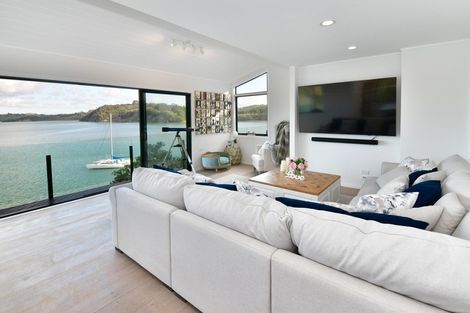 Photo of property in 254 Wade River Road, Wade Heads, Whangaparaoa, 0932