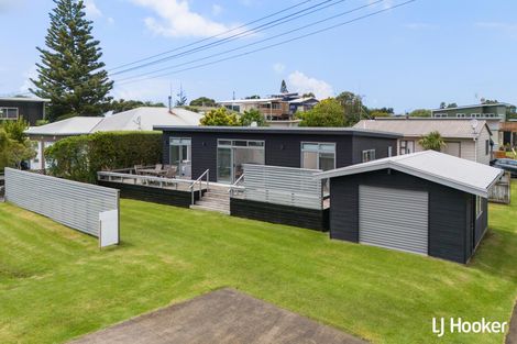 Photo of property in 3 Edwards Street, Waihi Beach, 3611