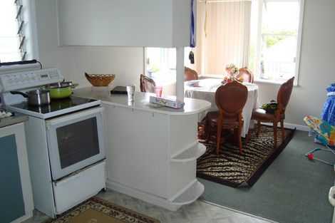 Photo of property in 4 Humphrey Kemp Avenue, Henderson, Auckland, 0612