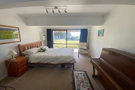 Photo of property in 104 Field Way, Waikanae Beach, Waikanae, 5036