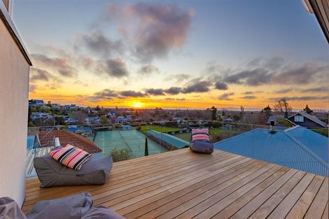 Photo of property in 14 Upper Crichton Terrace, Cashmere, Christchurch, 8022