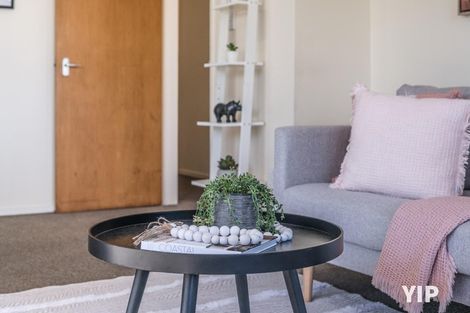 Photo of property in 68 Colchester Crescent, Newlands, Wellington, 6037