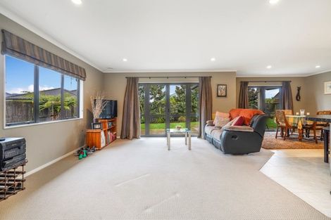 Photo of property in 11 Wakefield Place, Rototuna North, Hamilton, 3210