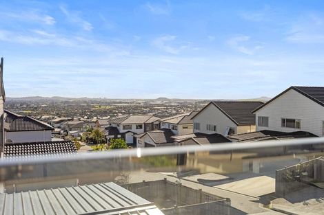 Photo of property in 16 Lime Hill Rise, Flat Bush, Auckland, 2019
