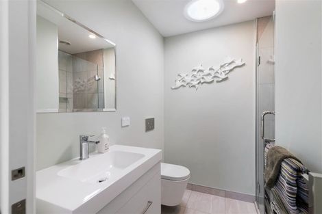 Photo of property in 4 Leaning Rock Lane, Wanaka, 9305