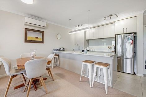 Photo of property in 10 Rewa Rewa Lane, Orewa, 0931