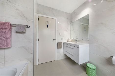 Photo of property in 28a Hazel Avenue, Mount Roskill, Auckland, 1041