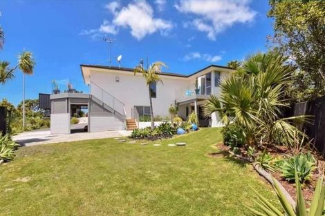 Photo of property in 1086 Beach Road, Torbay, Auckland, 0630