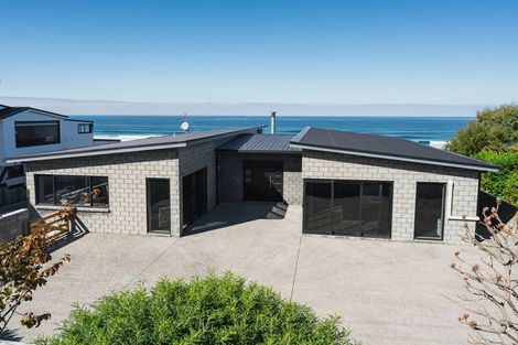 Photo of property in 32 Bedford Parade, Brighton, Dunedin, 9035